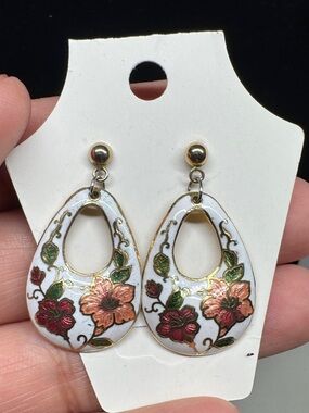 Cloisonné earring floral style